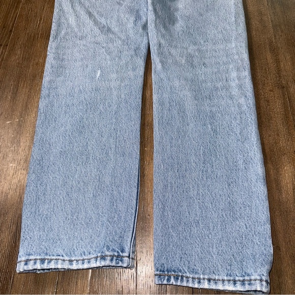 Vintage 501 Levi’s high waisted straight tapered leg button fly mom jean 23 crop